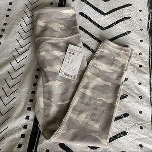 NEW Athleta Elation Camo 7/8 Tight in Taupe